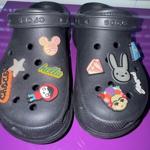 CROCS “Bae” black women’s platform with jibbitz worn smoke and pet free